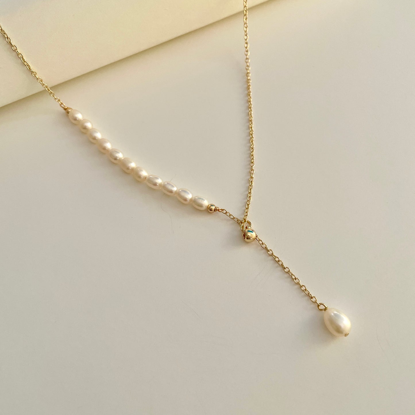 Adjustable pearl smile necklace, adjustable Y-shaped pearl necklace， gold vermeil